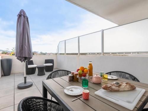 Apartment La Boétie A by Interhome