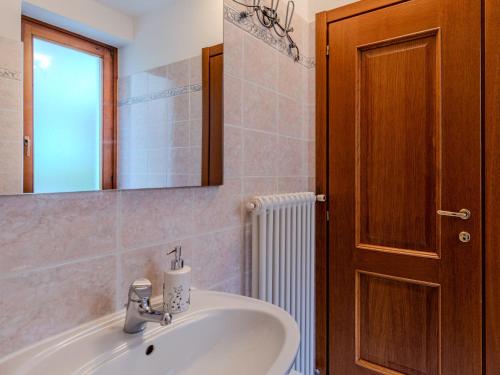Koupelna v ubytování Holiday Home Marianna by Interhome