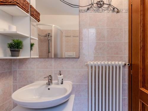Koupelna v ubytování Holiday Home Marianna by Interhome