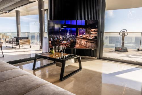 SUNSET CLIFFS VIP APARTMENT photo 24