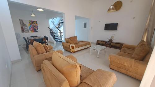 Гостиная зона в Ary Homestay Nyali- Behind City Mall
