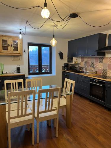 Photo de la galerie de l'établissement Appartement 2 pièces ,centre village 2 lits, à Les Avanchers