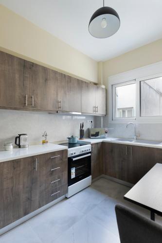 Spacious Heart of the City Apartment - Ermou Street Syntagma