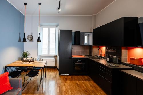 Tolemaide Orange Apartment