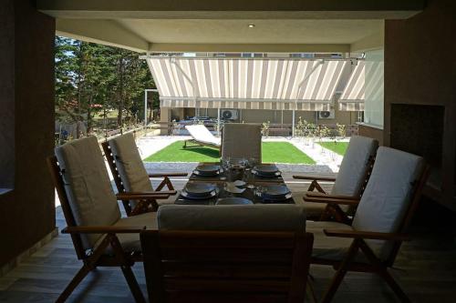 Χώρος καθιστικού στο Avra Vip Villa