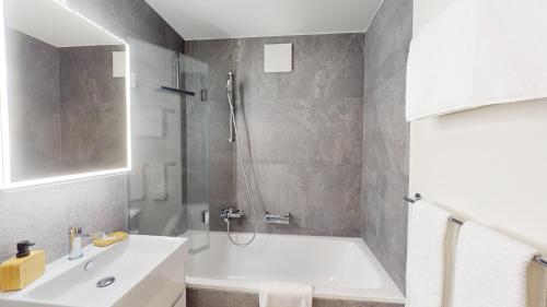 Dalia E12