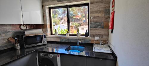 The Swallow's rest beach house - Meia Praia