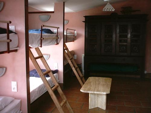 Våningssäng eller våningssängar i ett rum på La Coquille Napoléon