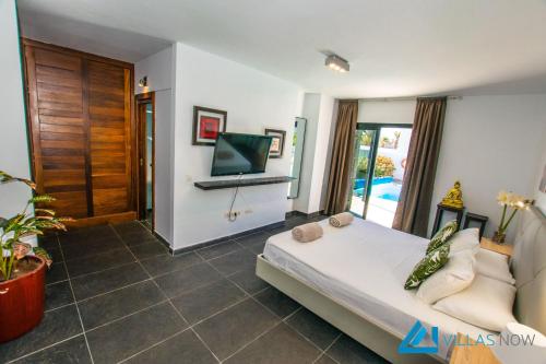 229 - Villa Lanson by Villas Now Ltd