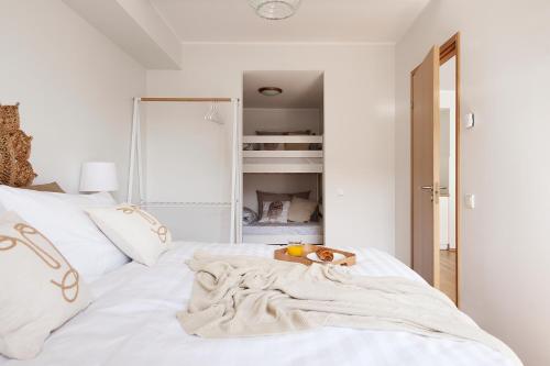 Postel nebo postele na pokoji v ubytování W Apartments near Passenger Port