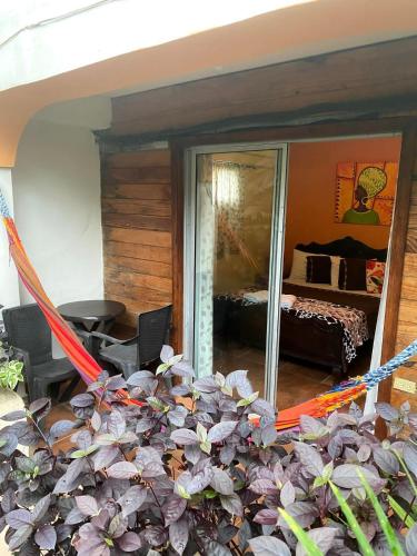 Un jardín fuera de Hotel y Restaurante Mama Ines