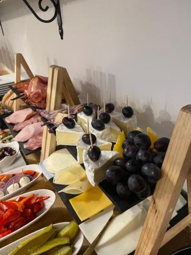 الطعام في الشقة الفندقية أو بالجوار