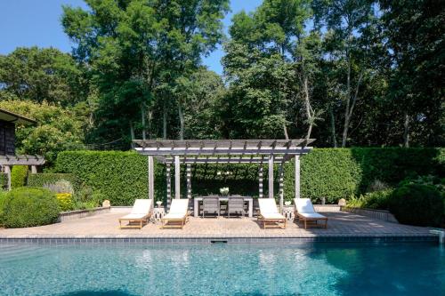 Bazén v ubytování 4 Bed 2 Bath - Salt Water Pool Close & Beaches nebo v jeho okolí