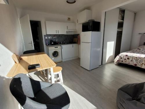 Photo de la galerie de l'établissement Vercors, appart F1 au calme !, à Château-Bernard