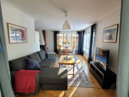 Posezení v ubytování Trevligt hus/stuga i Svärtinge