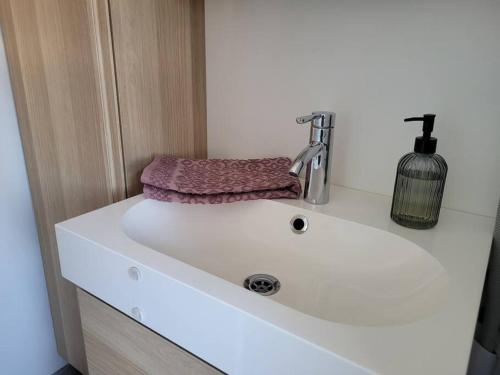 Et badeværelse på Trevligt hus/stuga i Svärtinge