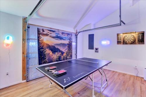 Tischtennis in der Unterkunft Heart of Pocono Mtn 3bd 2ba Gameroom Pocono Raceway oder in der Nähe