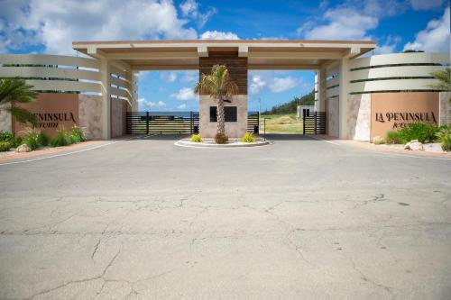 Φωτογραφία από το άλμπουμ του Oceanfront Private Pier waterfront Caribbean sea Villa σε Lagun