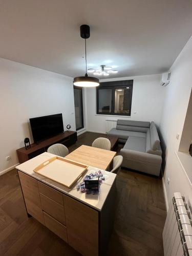 Ένα ή περισσότερα κρεβάτια σε δωμάτιο στο Apartment Belgrade GV (free garage)
