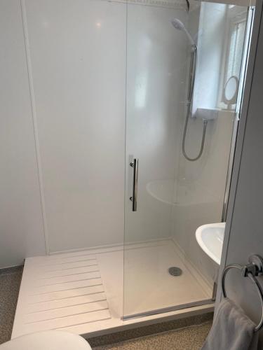 Ένα μπάνιο στο Russell Square Apartment