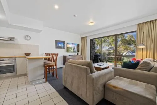 Lantern 1 Bedroom Patio Apartment with mountain view picture