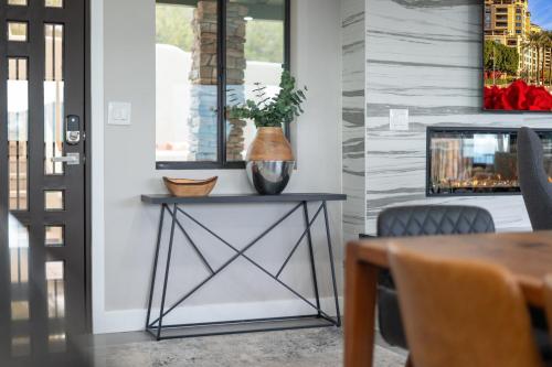 Χώρος καθιστικού στο Seven Canyons Sedona Luxury with Panoramic Views