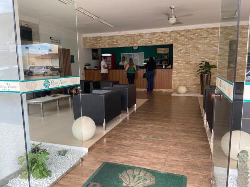 Lobi atau kawasan kaunter penerimaan di Perola Verde Hotel