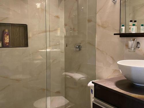 Koupelna v ubytování Apartamentos en el Norte de cali