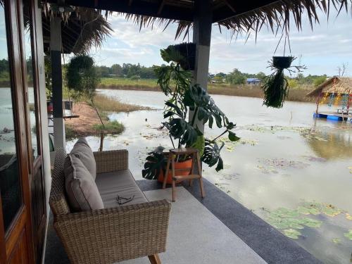 Permandangan sungai dekat dengan lodge