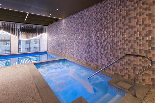 Meriton Suites Melbourne Image