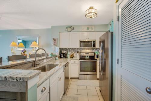 Pelican Beach Paradise! photo 6