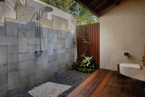Bilik mandi di Ubud Padi Villas