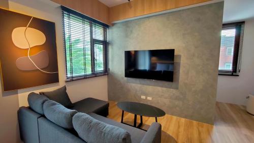 TV a/nebo společenská místnost v ubytování Riverbank Villa ll