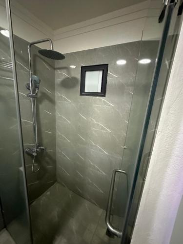 Koupelna v ubytování Hoàng Gia Long Biên Hotel