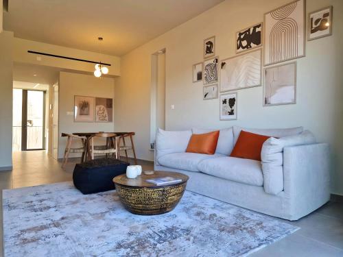 Un lugar para sentarse en Aeon Residences - In the heart of Paphos