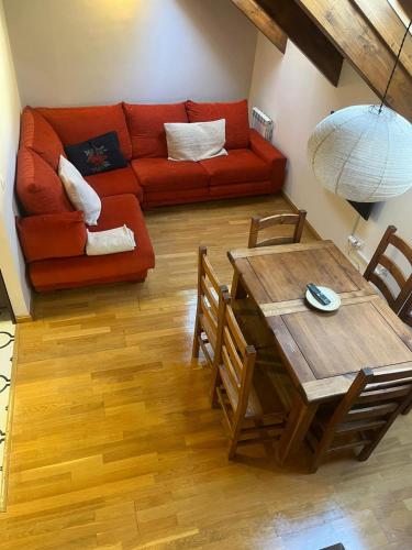 Ruang duduk di Casa Tramatorcuato