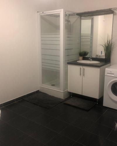 Photo de la galerie de l'établissement Appartement T2 Bayonne avec parking, à Bayonne