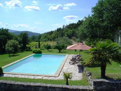 Stunning view in the heart of the Luberon valley with swimming pool