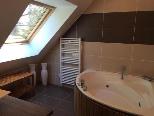 Koupelna v ubytování Pura Vida Camaret - Villa Vue Mer - sauna piscine intérieure