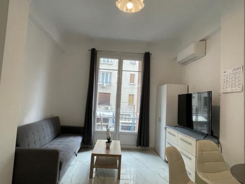 Studio, centre ville, bord de mer,