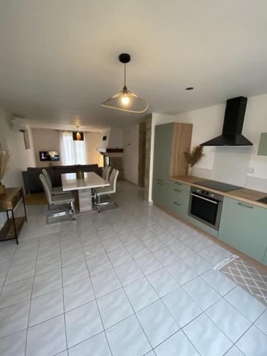 Appartement tout équipé 2 chambres + jardin