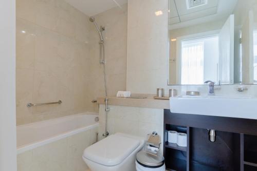 Koupelna v ubytování LUXfolio Retreats - Sea & Marina - Dubai Marina