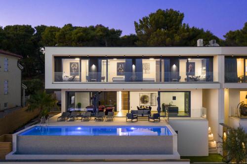 Luxury Villa Dali with Sauna, Whirlpool and Sea view in Medulin only 1,7 km from the beach