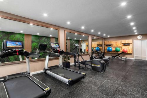 Fitness centrum a/nebo fitness zařízení v ubytování Dolce by Wyndham Hollywood