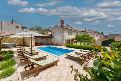 Villa Katja near Pula with whirlpool only 3 km from the beach