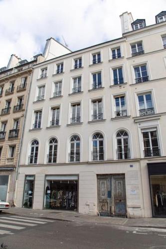 Marais - 4 pièces de 115 m2 - grand salon convivial