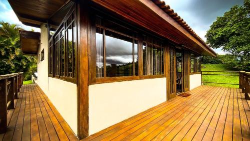 Gallery image of Chalé com vista incrível in São Roque