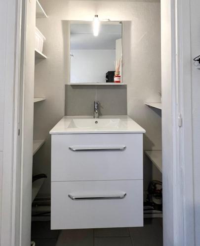 Studio tout confort cité de la gastronomie (1)