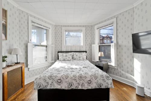 Φωτογραφία από το άλμπουμ του Whimsical Two σε Bayonne