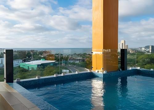 Alberca con la mejor vista a la Marina Mazatlán